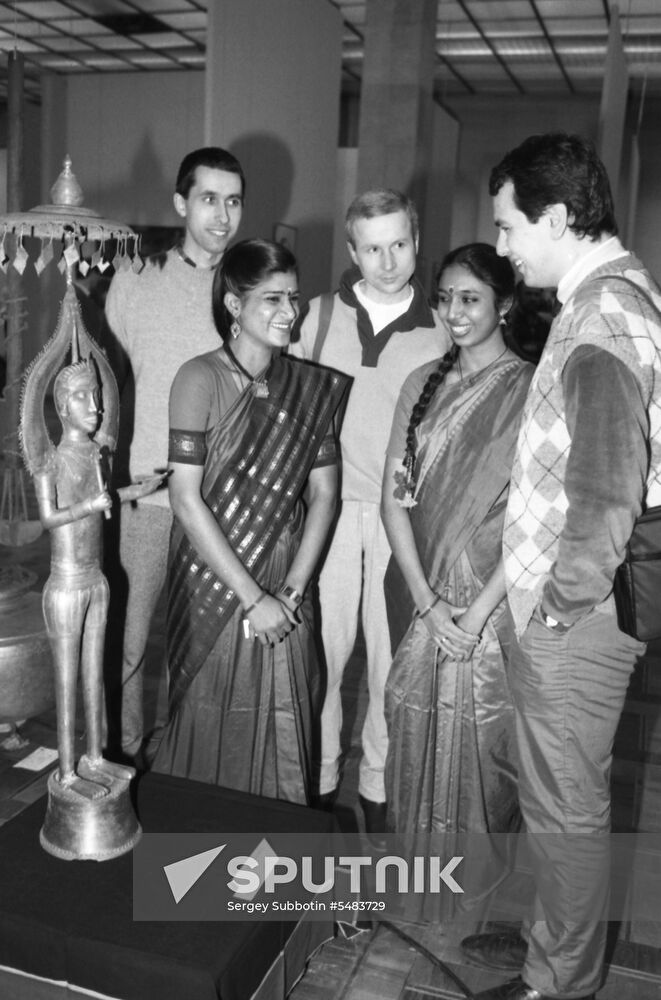 Opening of Women of India exhibition at Central House of Artist