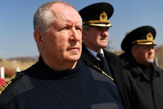Opening Verkhnyaya Volga River for navigation
