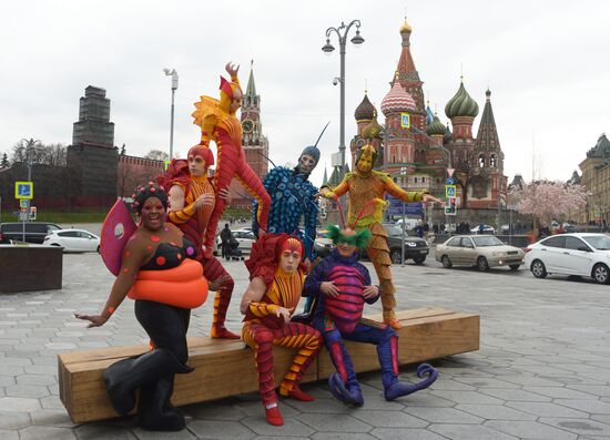 Cirque du Soleil performers open summer season in Zaryadye Park