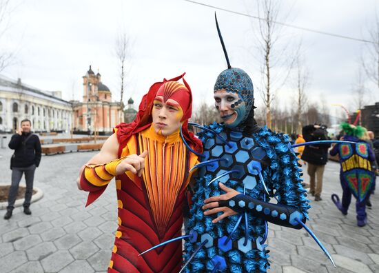 Cirque du Soleil performers open summer season in Zaryadye Park