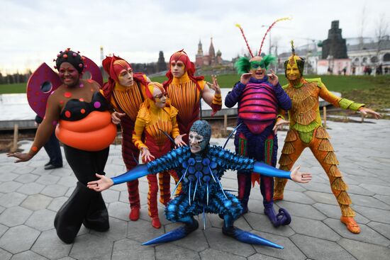 Cirque du Soleil performers open summer season in Zaryadye Park