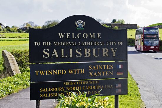 Clean-up begins in Salisbury following Skripal poisoning