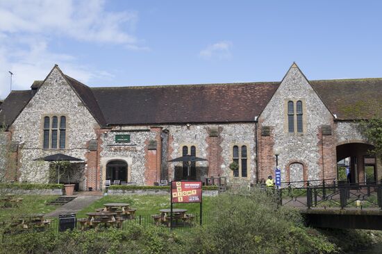 Clean-up begins in Salisbury following Skripal poisoning