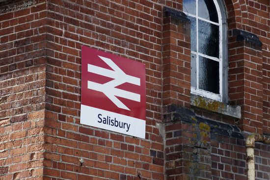 Clean-up begins in Salisbury following Skripal poisoning
