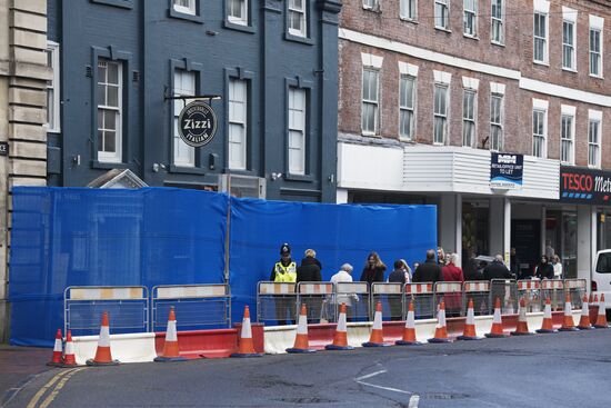 Clean-up begins in Salisbury following Skripal poisoning