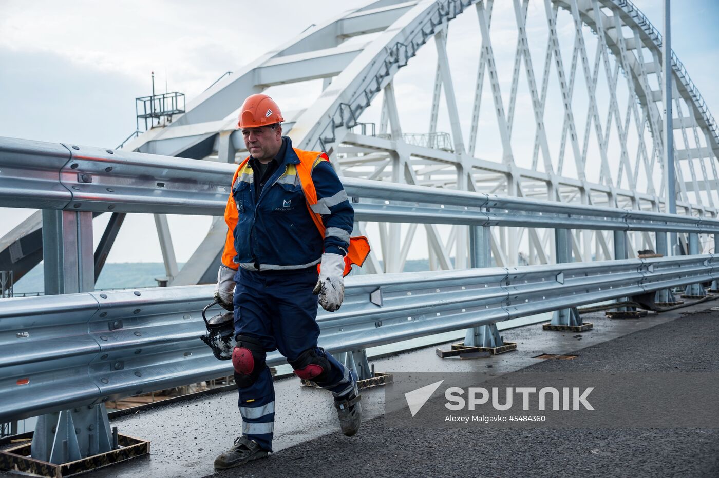 Construction of Kerch Strait (Crimean) Bridge