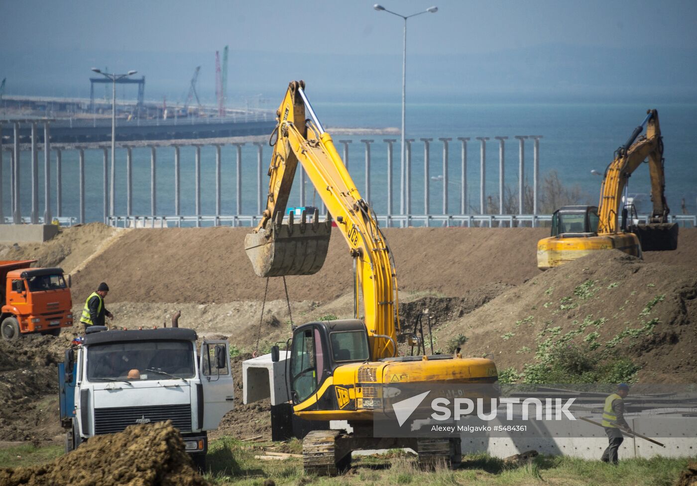 Construction of Kerch Strait (Crimean) Bridge