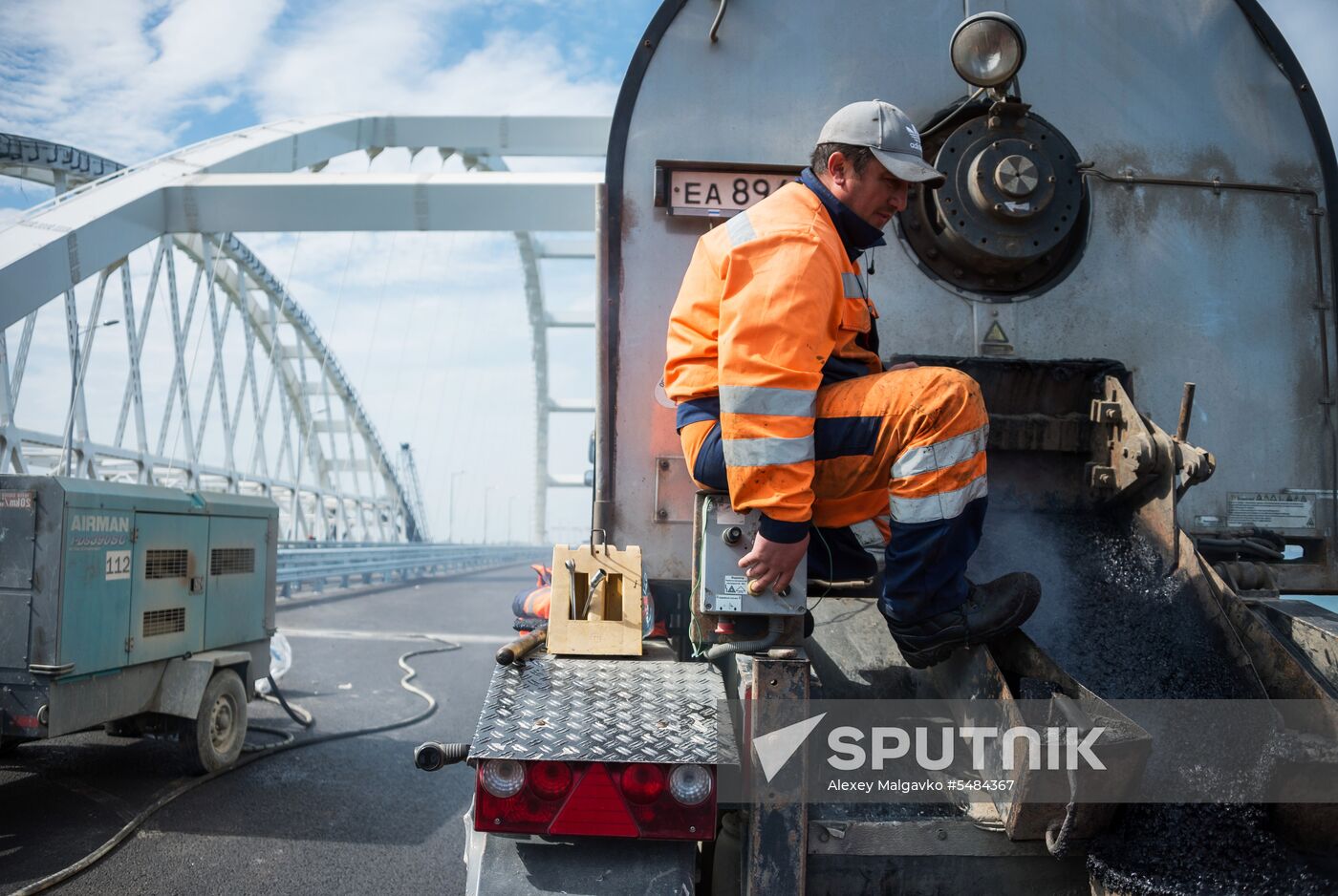 Construction of Kerch Strait (Crimean) Bridge