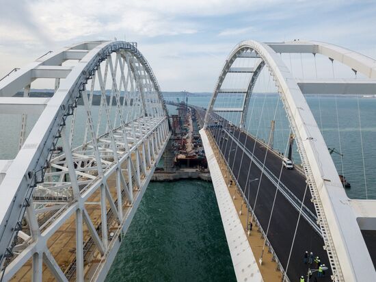 Construction of Kerch Strait (Crimean) Bridge