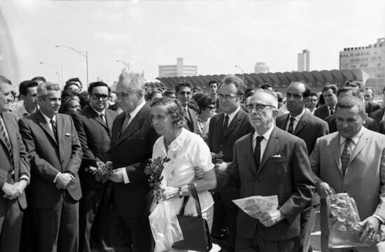 Kosygin visits Cuba