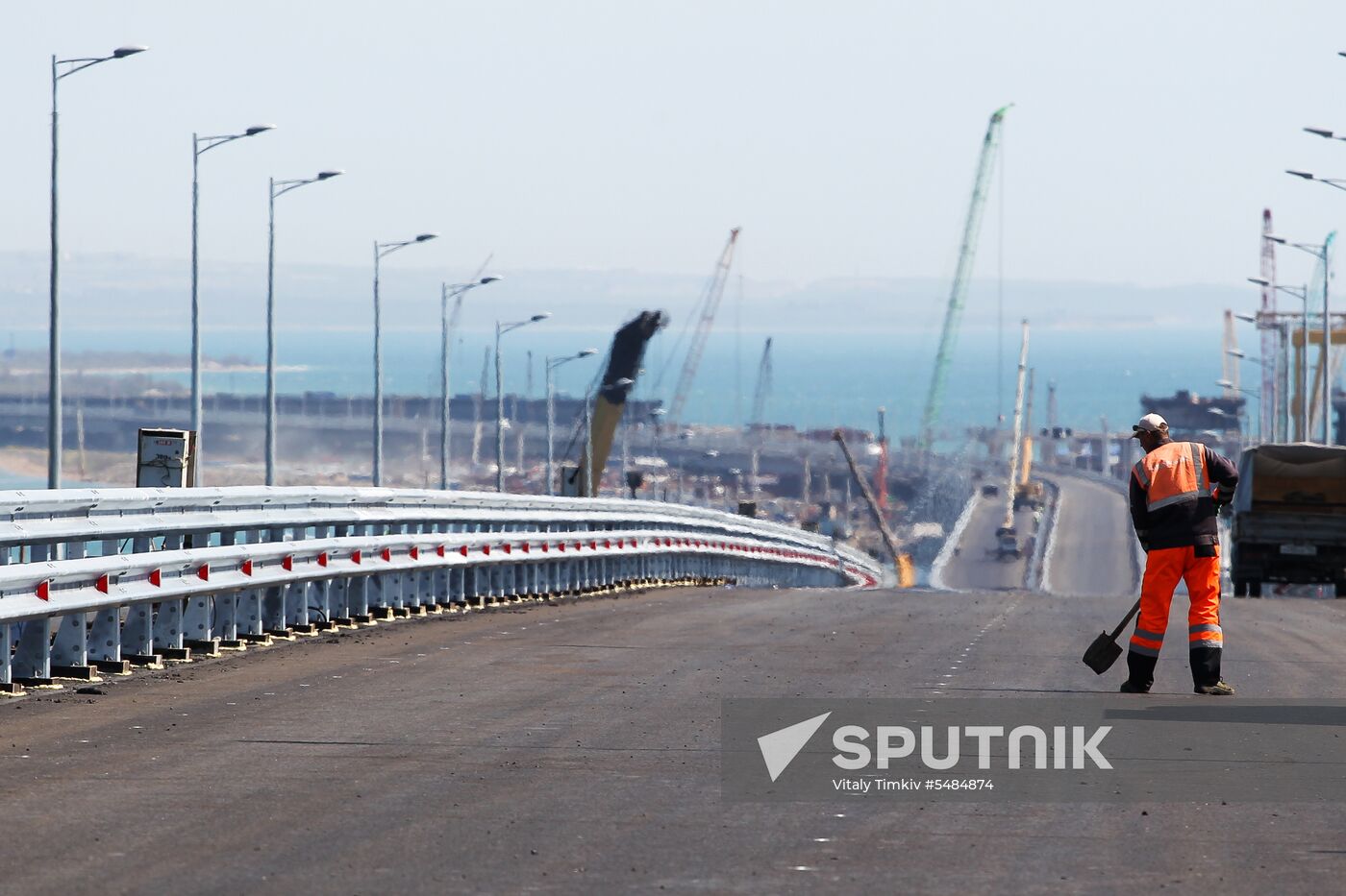 Construction of Kerch Strait (Crimean) Bridge