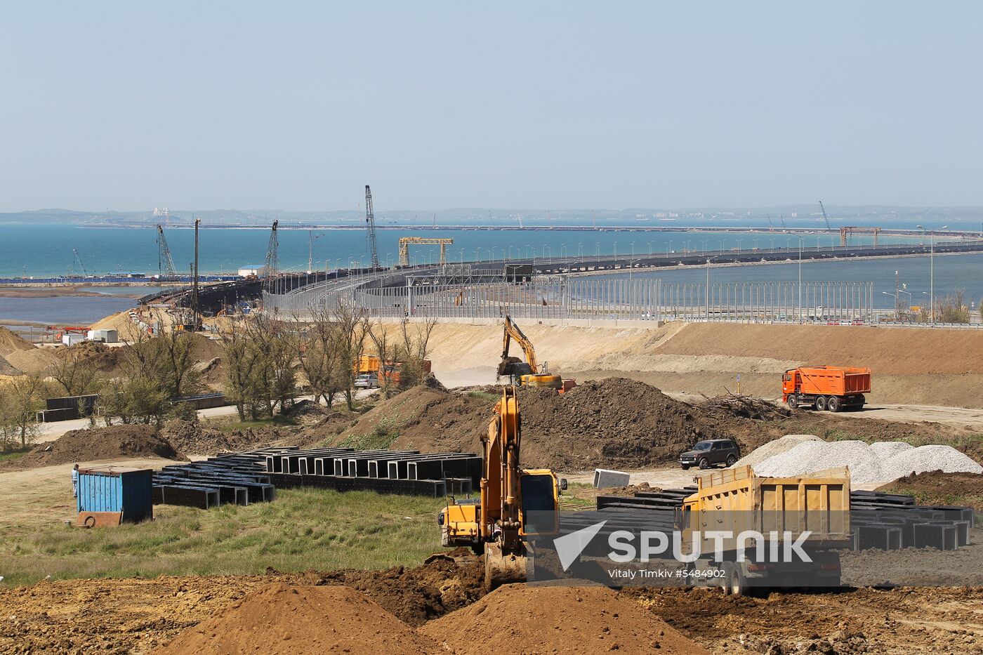 Construction of Kerch Strait (Crimean) Bridge