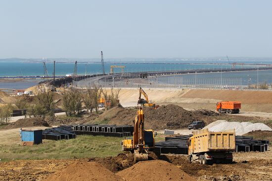 Construction of Kerch Strait (Crimean) Bridge