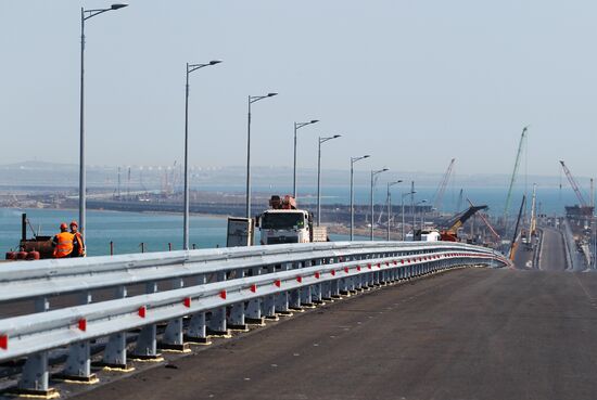 Construction of Kerch Strait (Crimean) Bridge