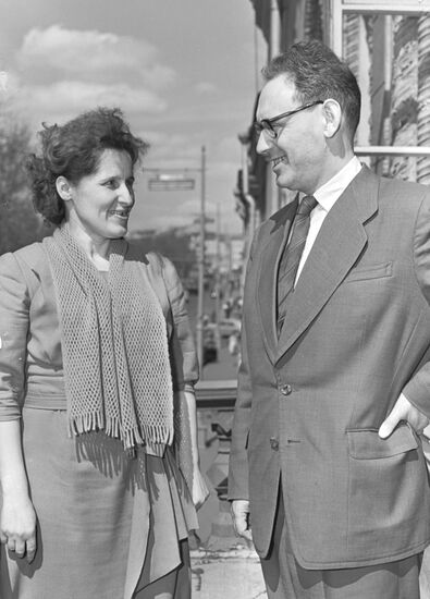 Chess players Mikhail Botvinnik and Yelizaveta Bykova