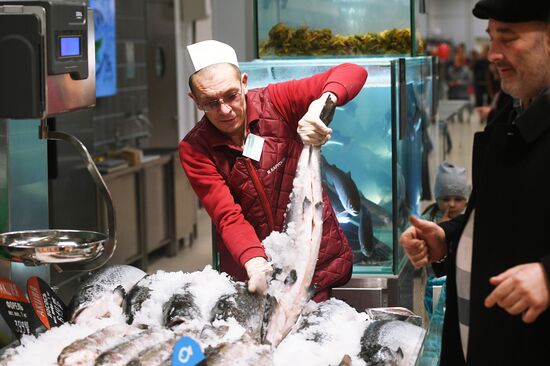 Carousel hypermarket in Moscow Region