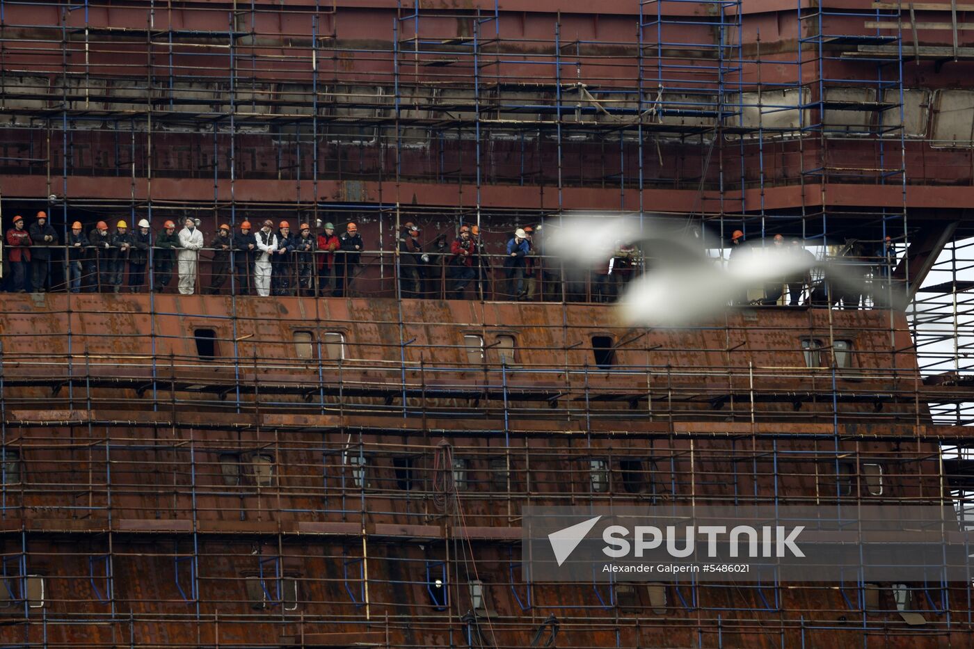 Floating nuclear plant departs from St. Petersburg