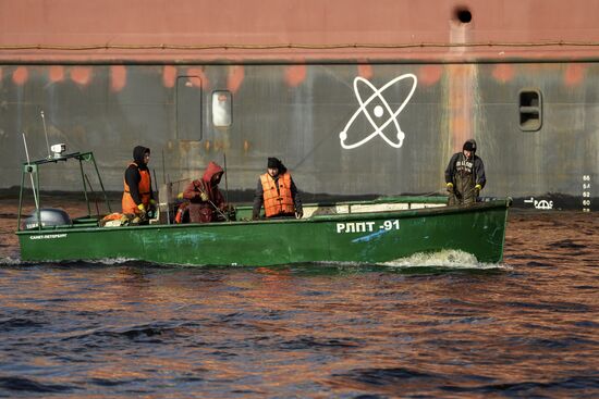 Floating nuclear plant departs from St. Petersburg