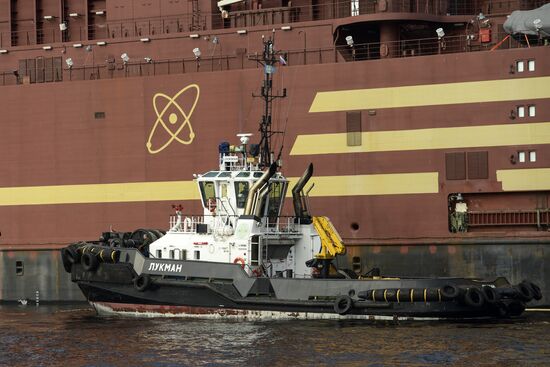 Floating nuclear plant departs from St. Petersburg