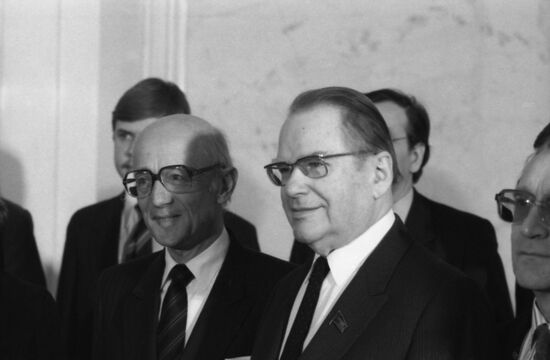 Norway parliament members visit USSR