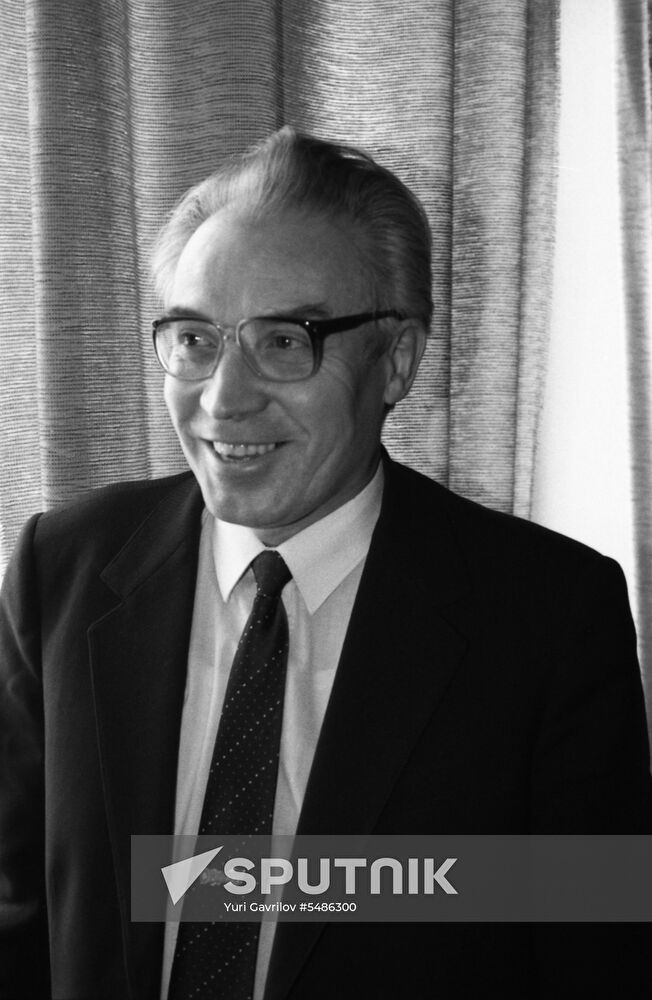 N. Bauman MVTU Pro-rector E. Manushin