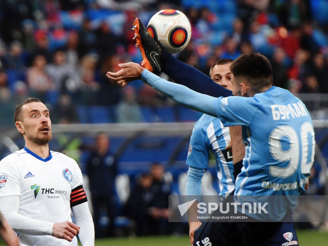 Football. Samara Arena hosts first official match