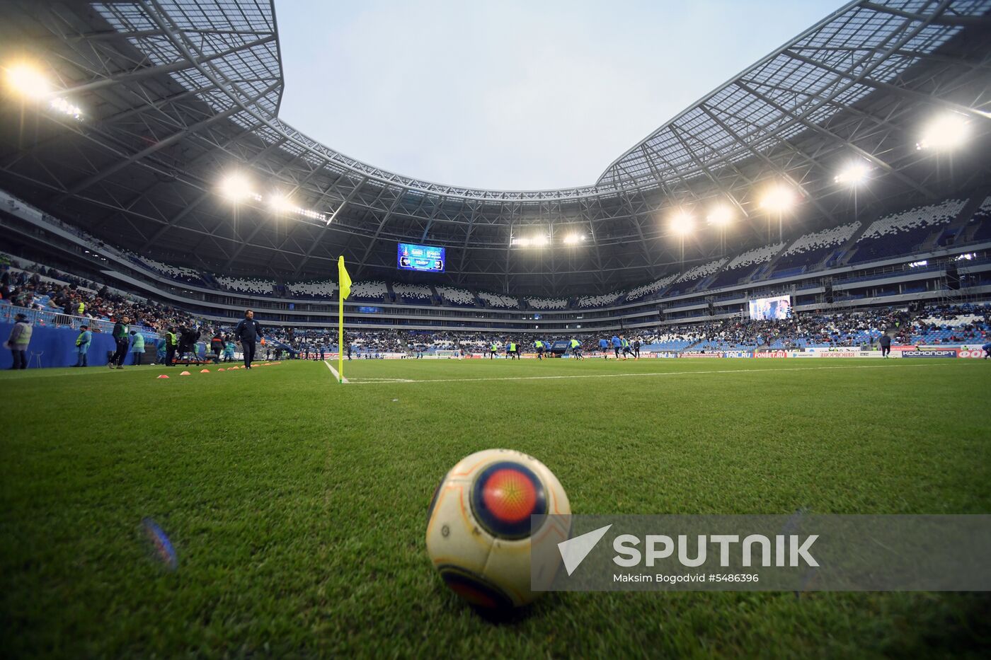 Football. Samara Arena hosts first official match