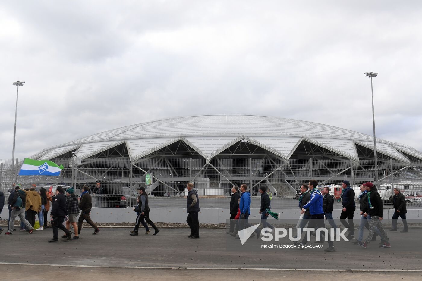 Football. Samara Arena hosts first official match