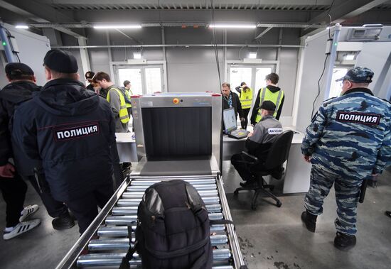 Football. Samara Arena hosts first official match