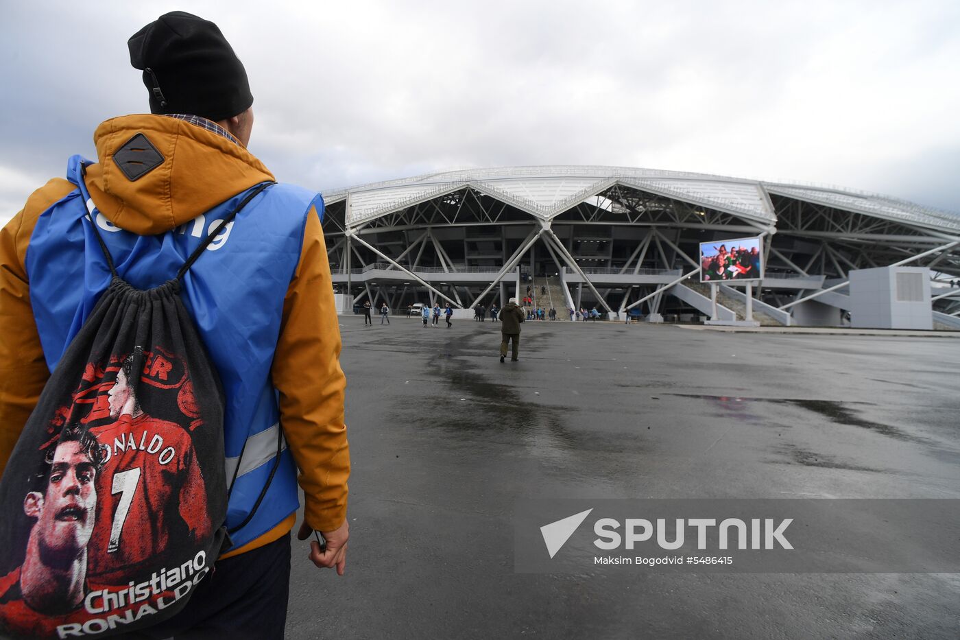 Football. Samara Arena hosts first official match