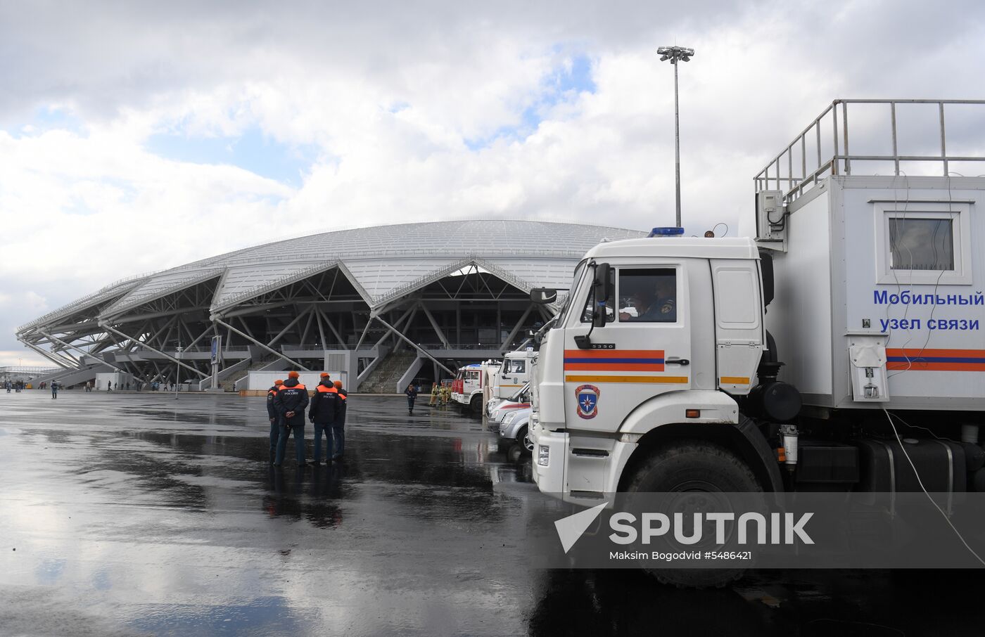 Football. Samara Arena hosts first official match