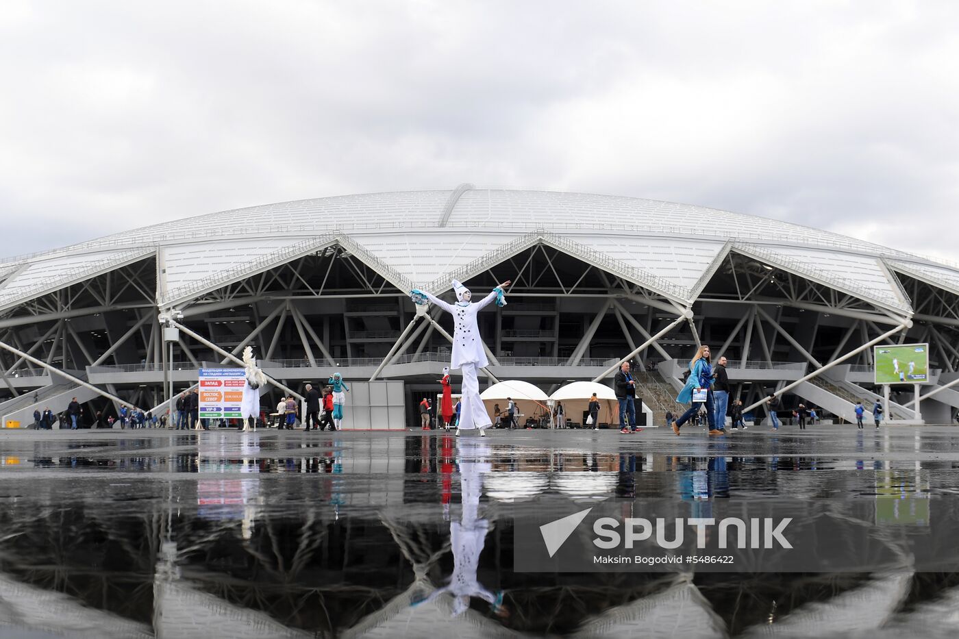 Football. Samara Arena hosts first official match
