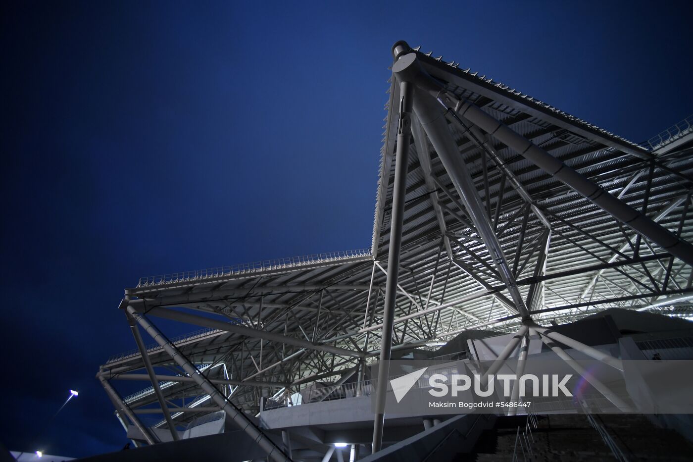 Football. Samara Arena hosts first official match