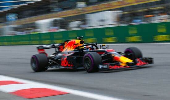 Auto sport. Formula 1. Azerbaijan Grand Prix. Qualification