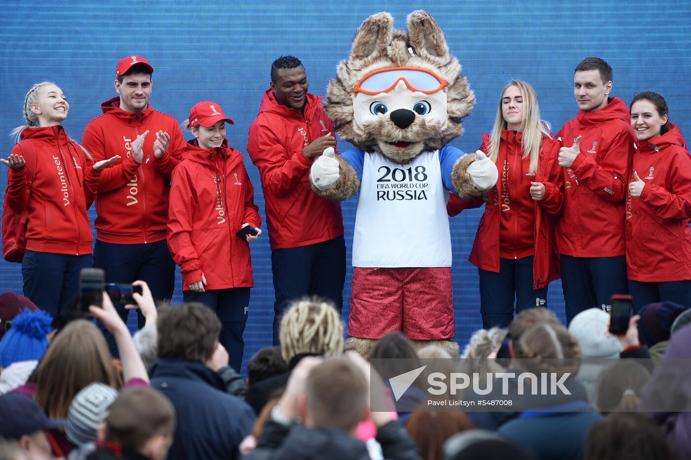 Yekaterinburg presents 2018 World Cup volunteer uniform at Football Park