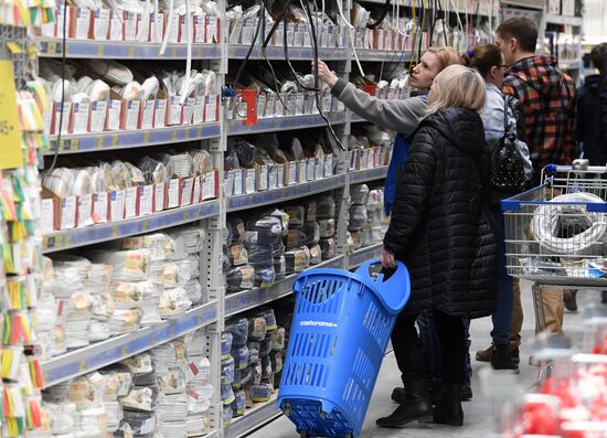 Castorama store opens in Kazan