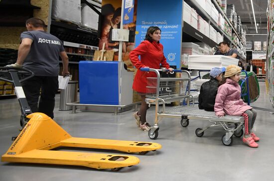 Castorama store opens in Kazan