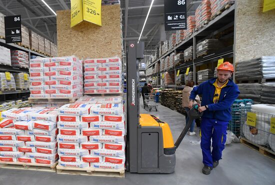 Castorama store opens in Kazan