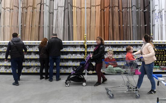 Castorama store opens in Kazan
