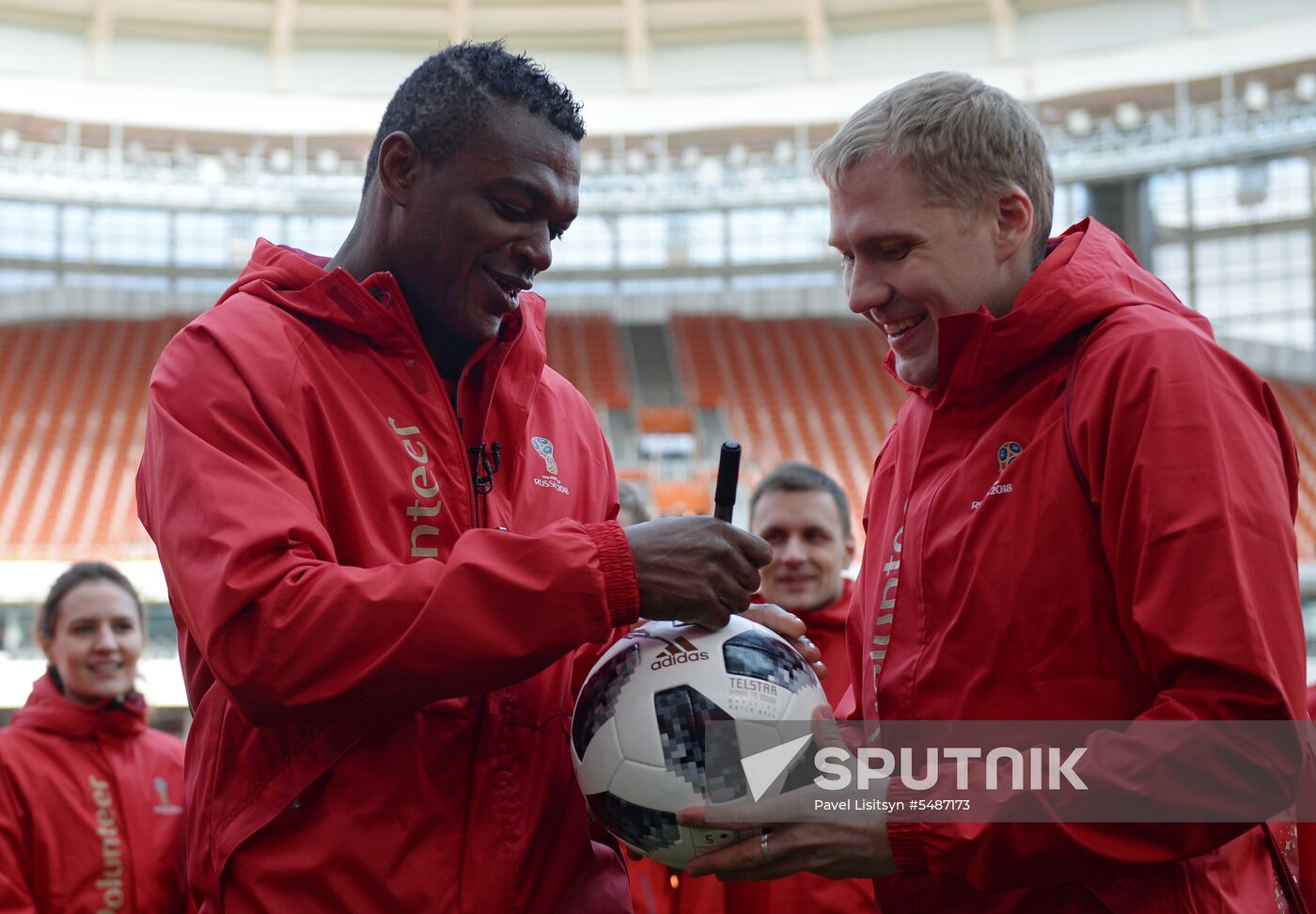 Marcel Desailly visits Yekaterinburg Arena