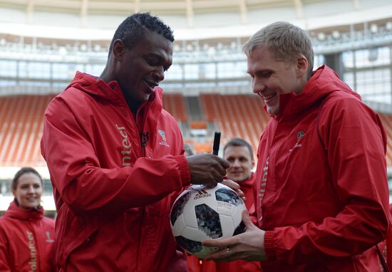 Marcel Desailly visits Yekaterinburg Arena