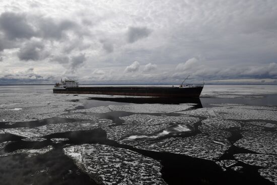Navigaton in Volga-Baltic Waterway