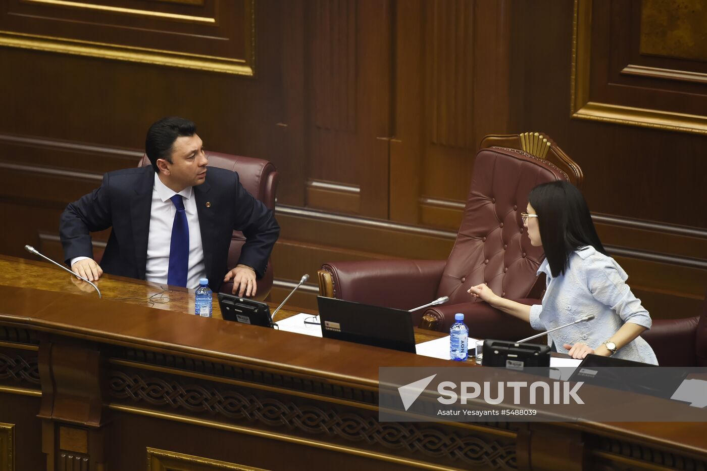Extraordinary parliamentary meeting on prime minister election in Armenia