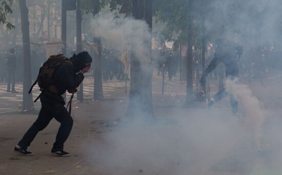 May Day rally brings unrest in Paris