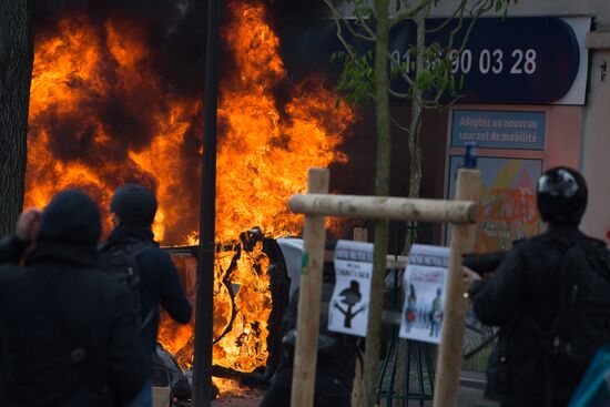 May Day rally brings unrest in Paris