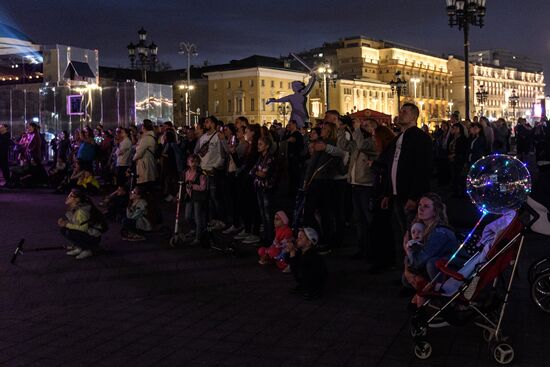 Manege Central Exhibition Hall to go bright with light show on May 9 in Moscow