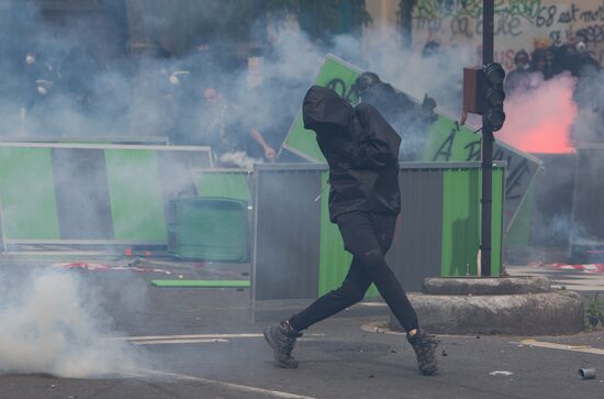 May Day rally brings unrest in Paris