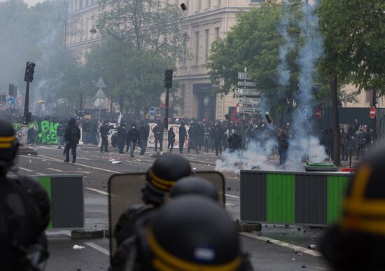 May Day rally brings unrest in Paris