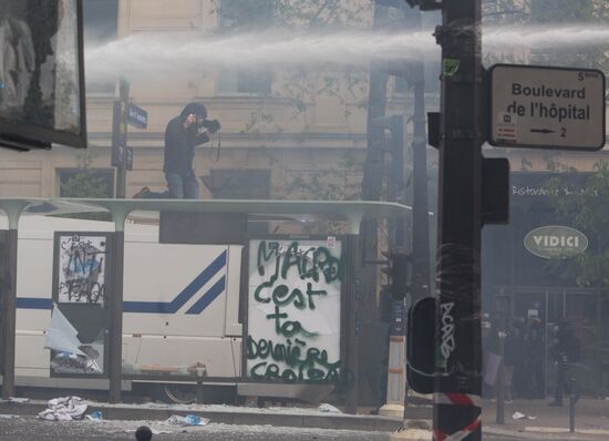May Day rally brings unrest in Paris