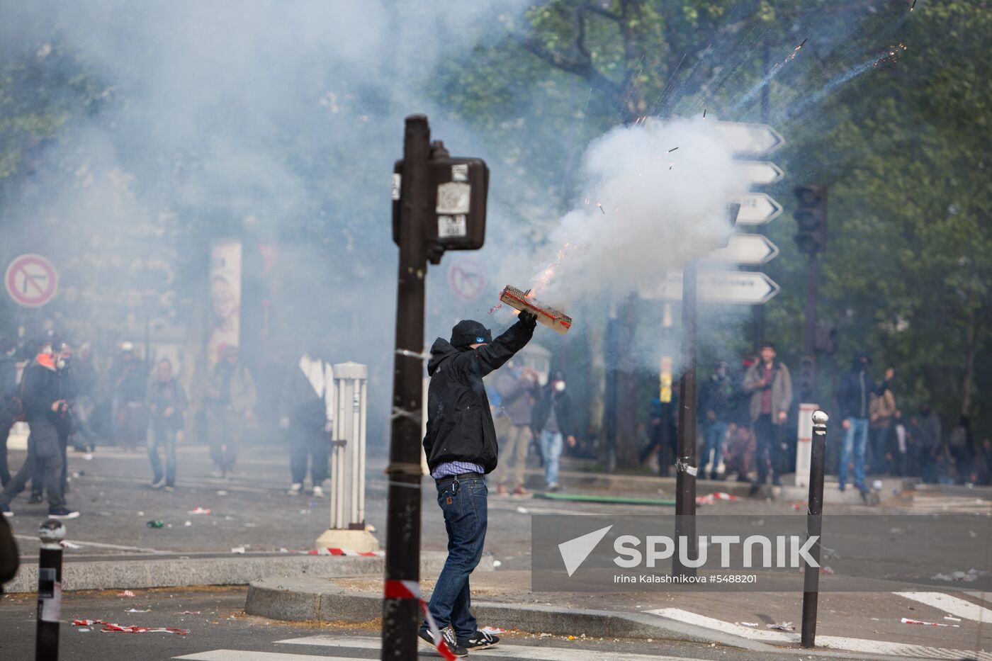 May Day rally brings unrest in Paris